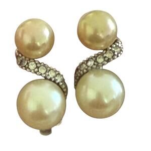 Ciner Double Pearl Clip on Earrings VTG two tone Silver tone Rhodium plated